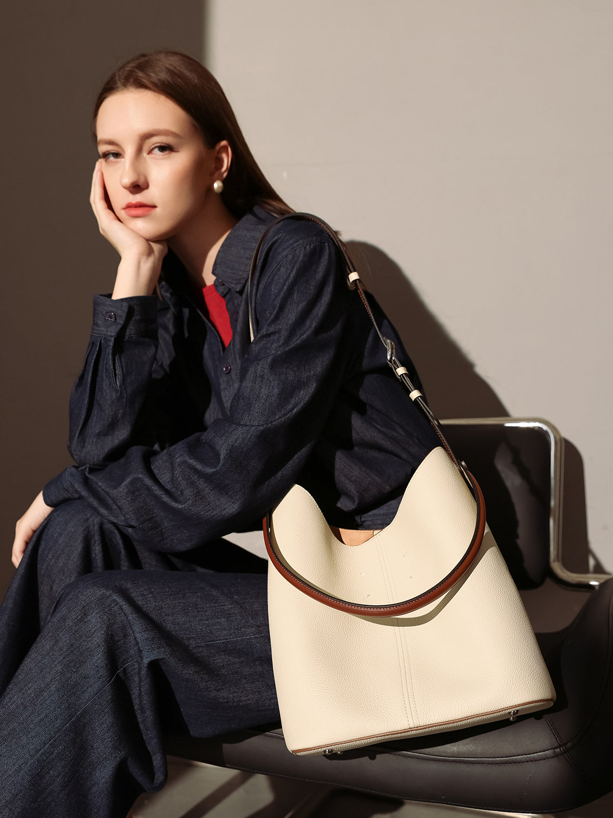 minimalistic spring hobo bucket bag white 4