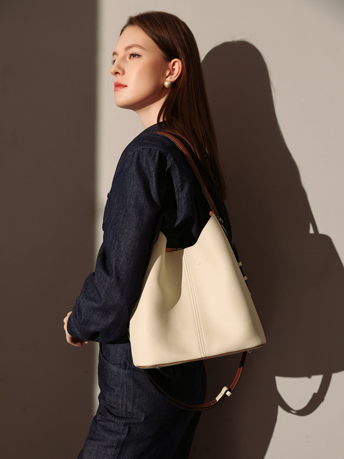 minimalistic spring hobo bucket bag white 6