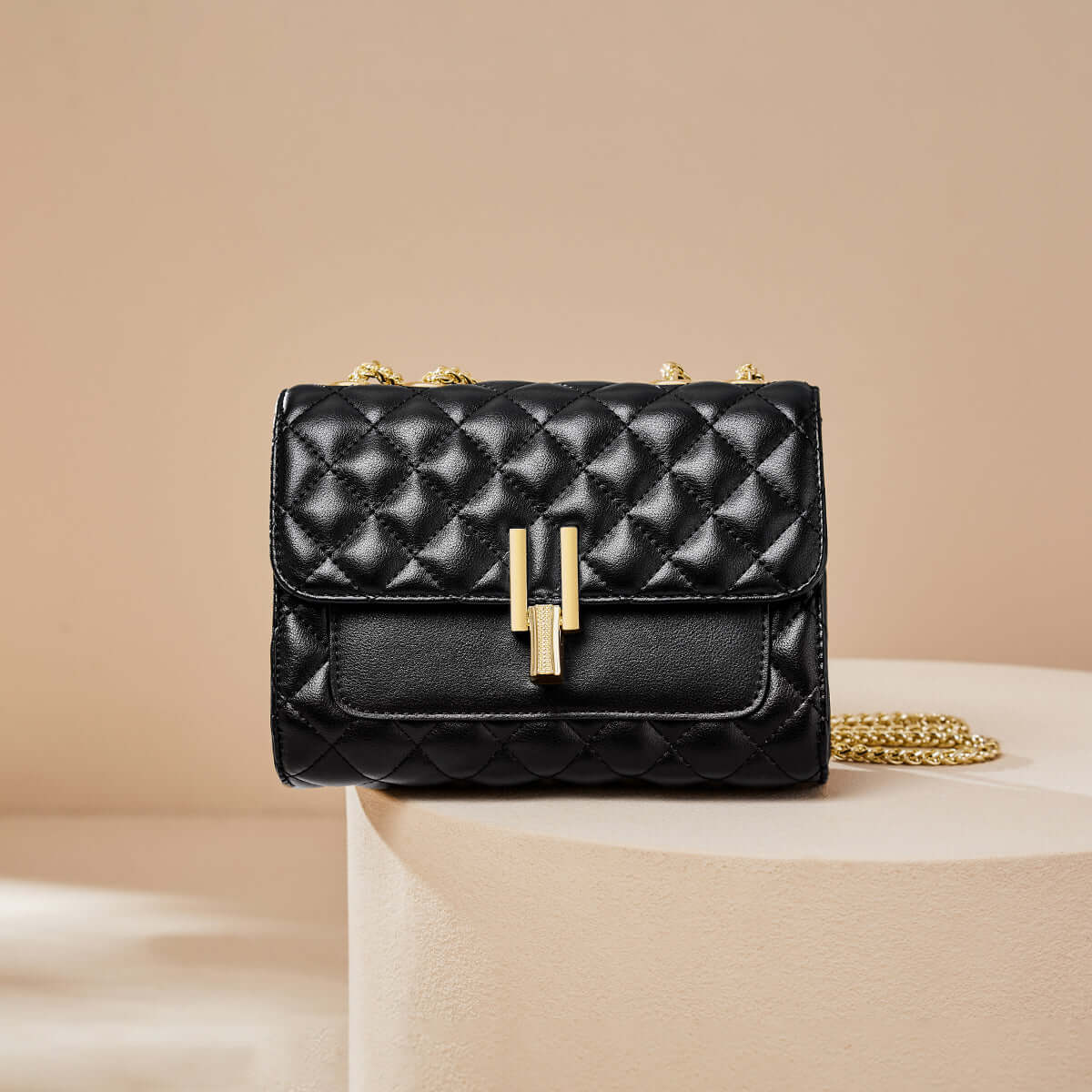 miranda timeless quilted shoulder bag black 4