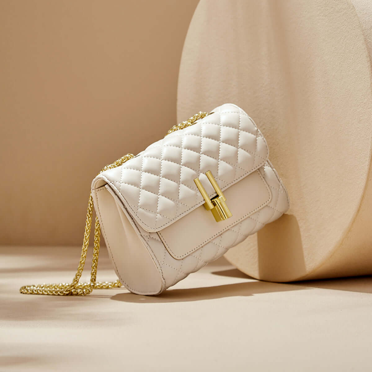 miranda-timeless-quilted-shoulder-bag_white_6.jpg