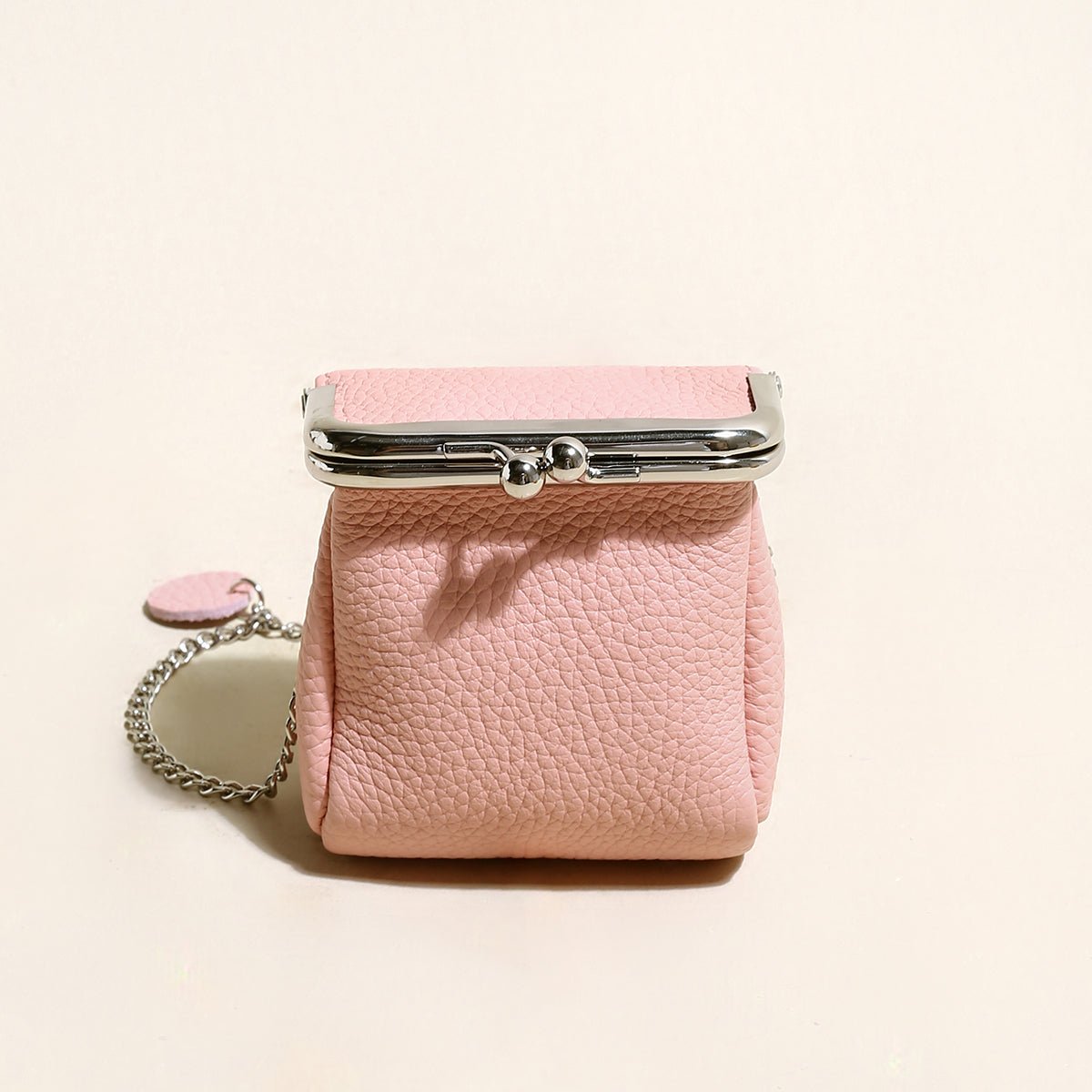 Modern Ball Clasp Wallet with Adjustable Chain Strap – Pebble-Grain Leather Kiss-Lock Mini Bag