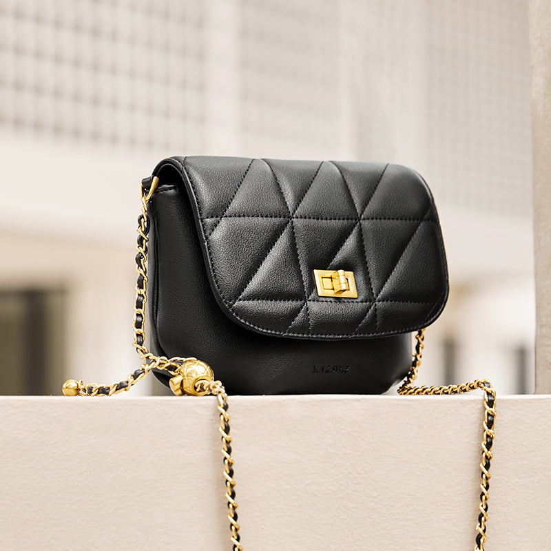 monaco trendy triangle quilted leather chain bag black 3