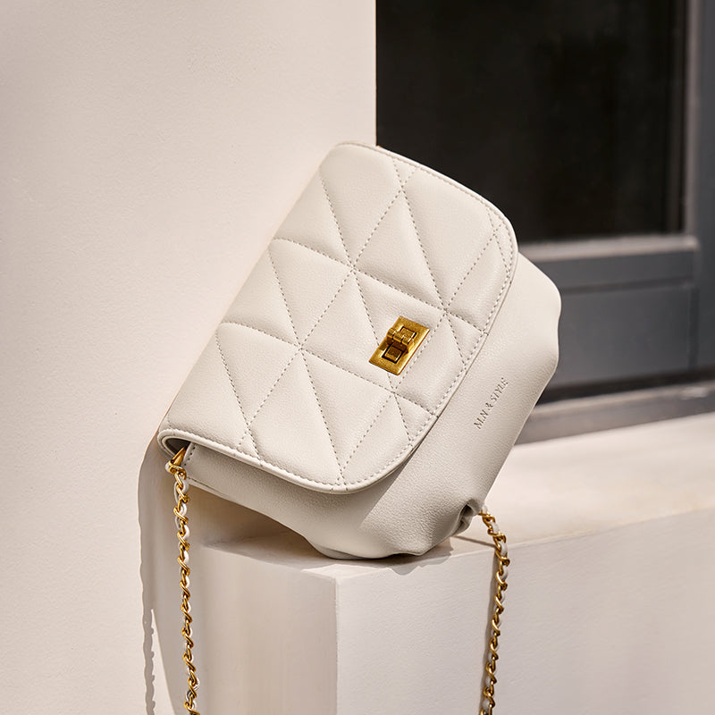 monaco-trendy-triangle-quilted-leather-chain-bag_white_3.jpg