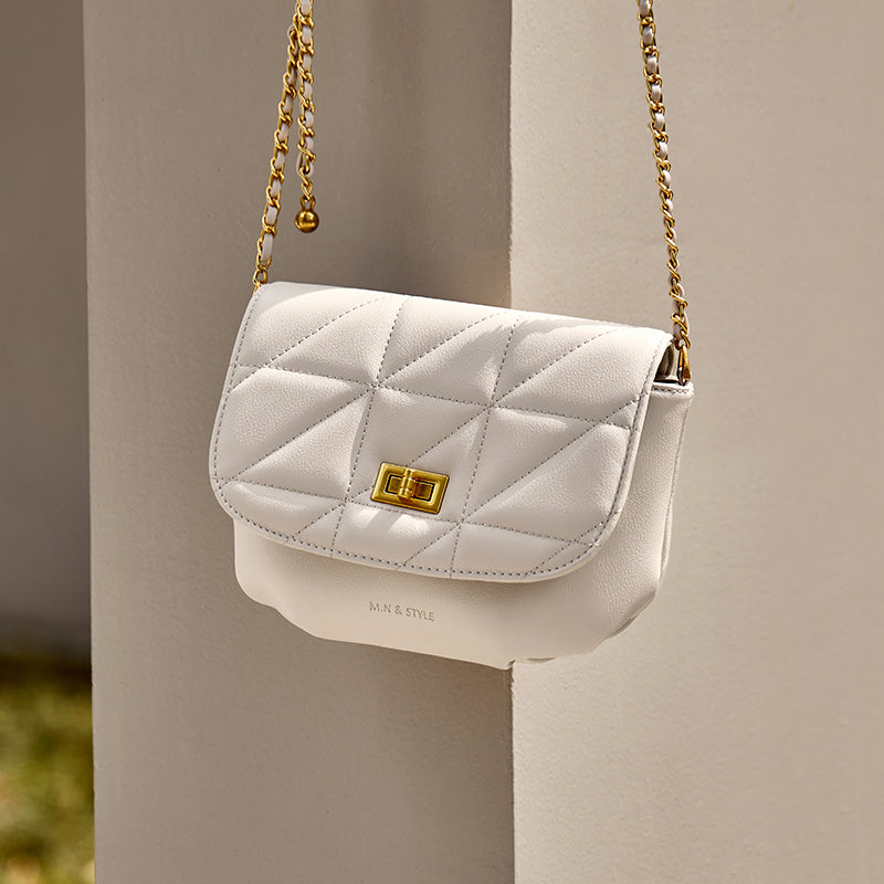 monaco-trendy-triangle-quilted-leather-chain-bag_white_4.jpg