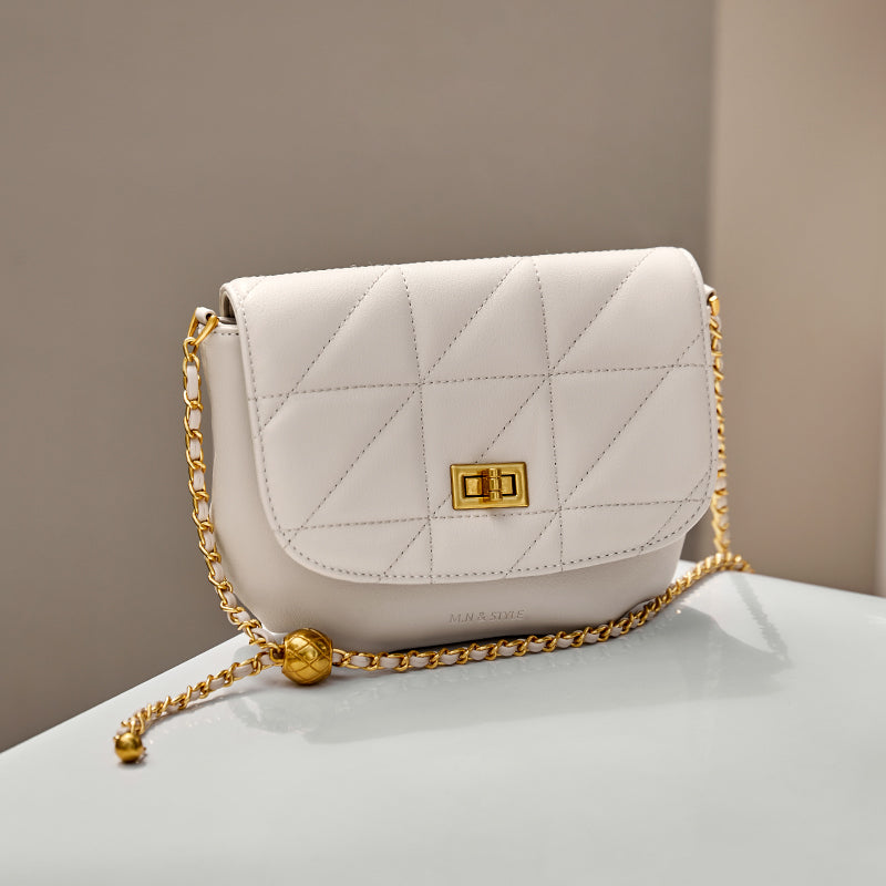 monaco-trendy-triangle-quilted-leather-chain-bag_white_5.jpg