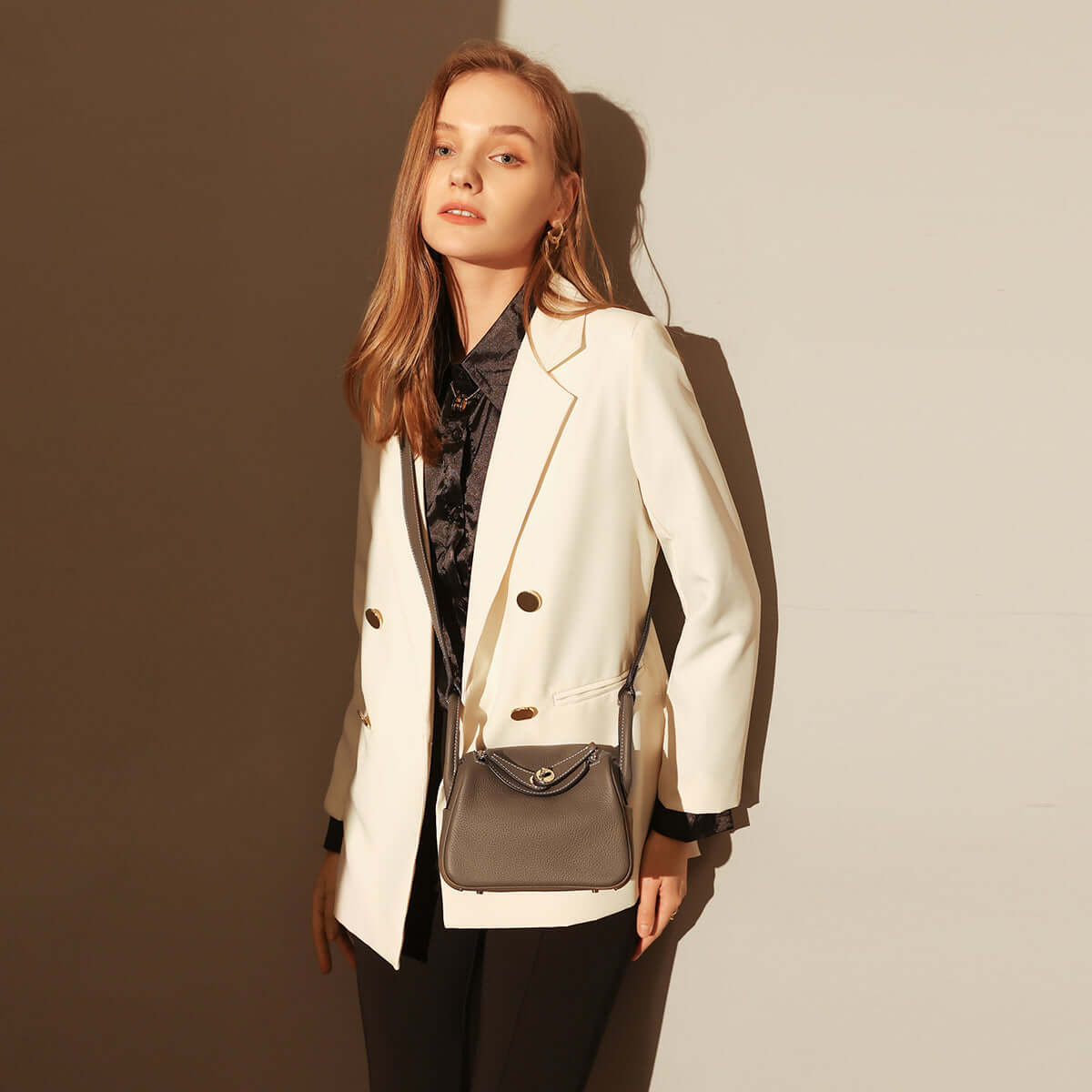 monte convertible shoulder bag all taupe 1