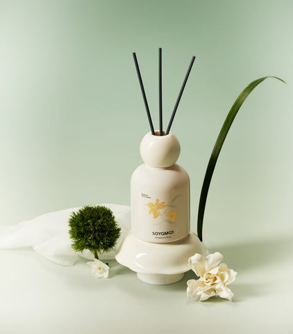 Moonlit Gardenia Sculpted Round Shoulder Reed Diffuser – 150ml
