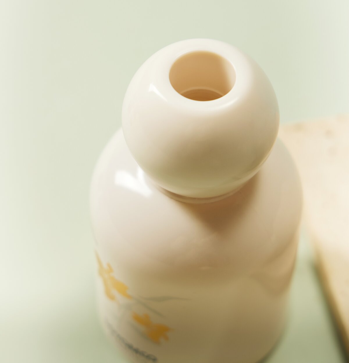 Moonlit Gardenia Sculpted Round Shoulder Reed Diffuser – 150ml