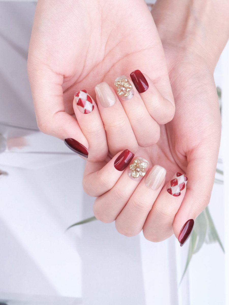 Moonlit Rose Wine Red Cat-Eye Press-On Nails