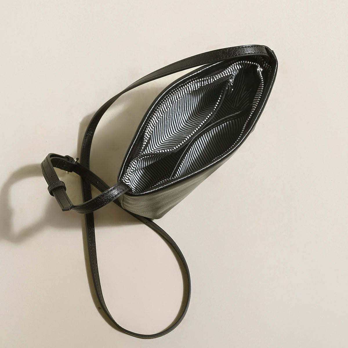 nora daily leather bucket bag black 3