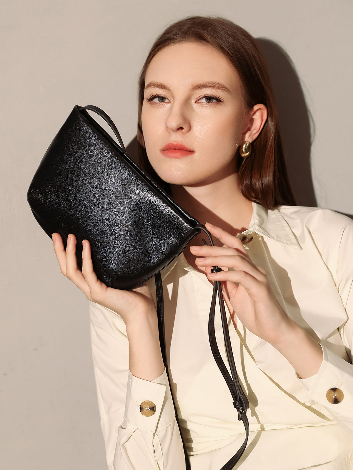 nora daily leather bucket bag black 4