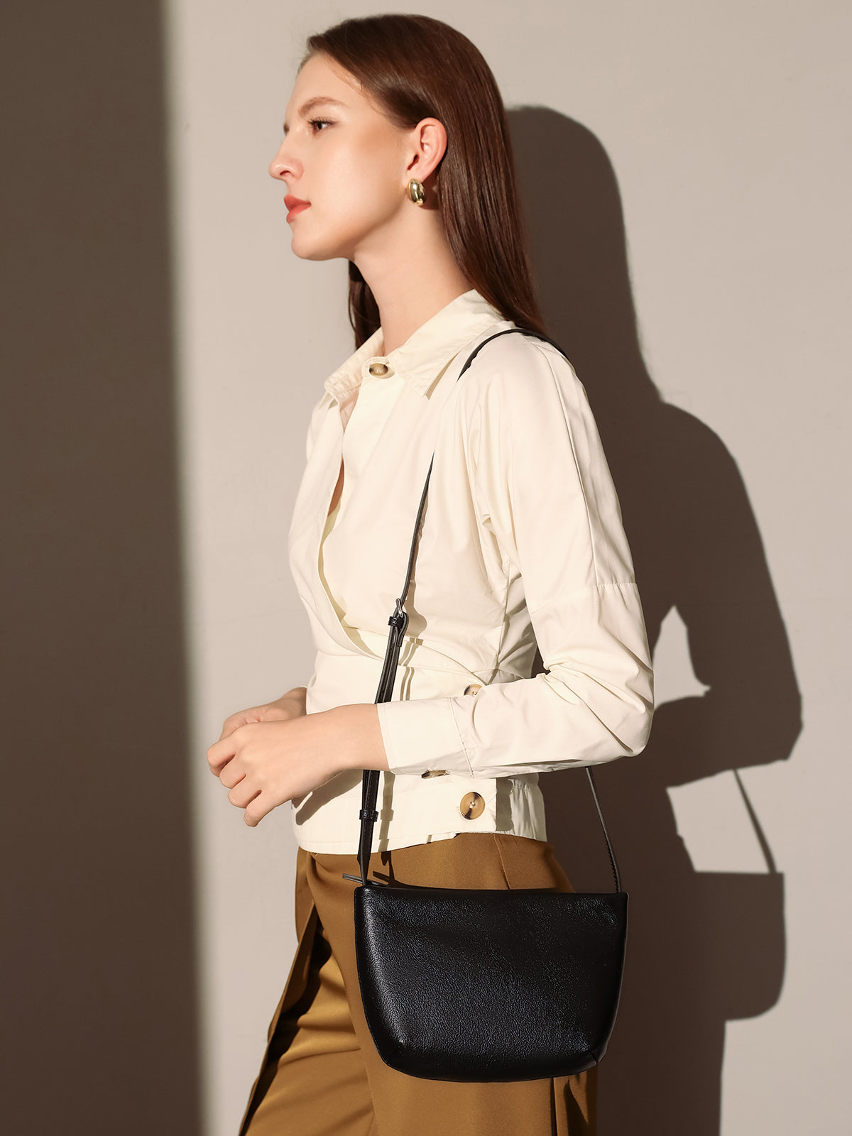 nora daily leather bucket bag black 5