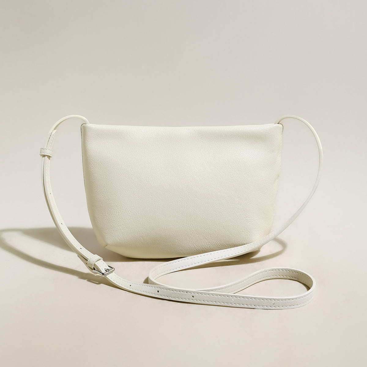nora daily leather bucket bag white 1