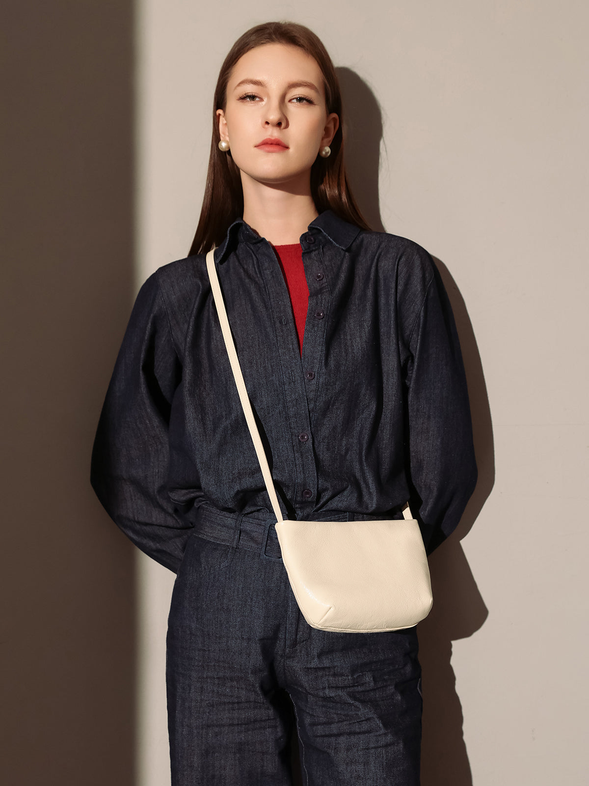 nora daily leather bucket bag white 4