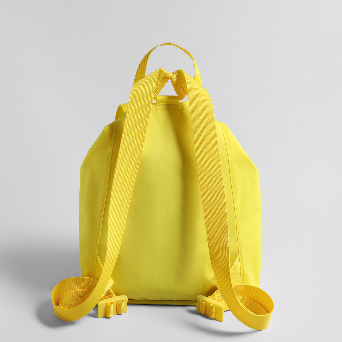 Nylon Drawstring Flap Backpack – Lightweight Bucket-Shaped Daypack with Webbing Straps