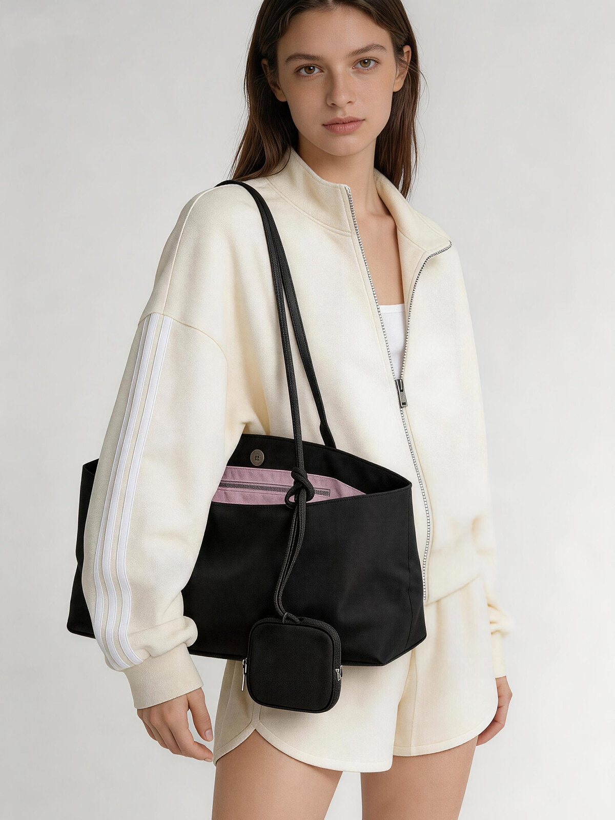 Nylon Tote Bag – Minimalist Waterproof Design with Contrast Lining and Mini Pouch