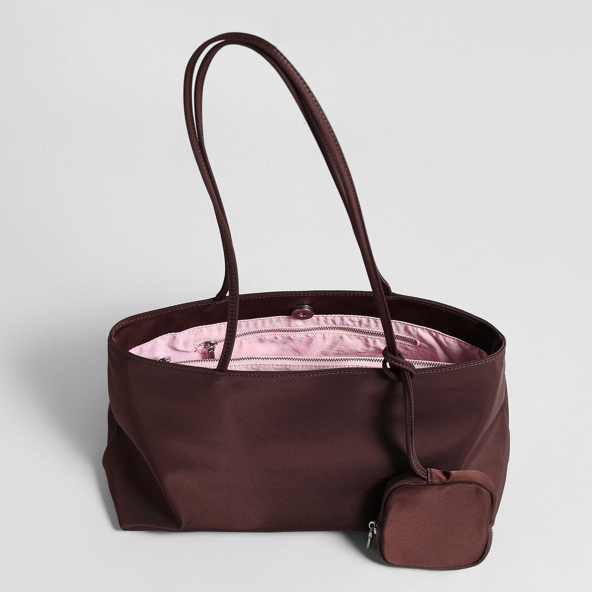 Nylon Tote Bag – Minimalist Waterproof Design with Contrast Lining and Mini Pouch