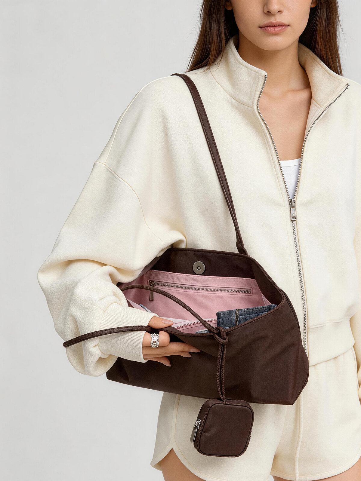 Nylon Tote Bag – Minimalist Waterproof Design with Contrast Lining and Mini Pouch
