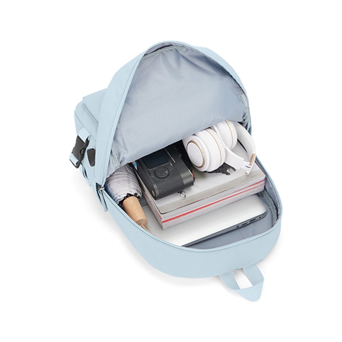 outdoor - portrait - backpack_blue_4.jpg