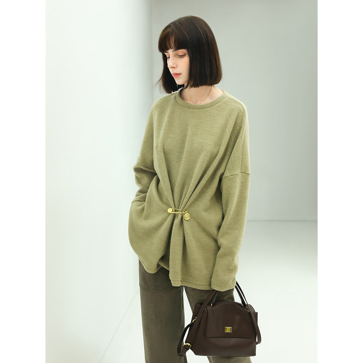 oversized-green-fleece-knit-with-a-stylish-cinched-brooch-pin_all_green_3.jpg