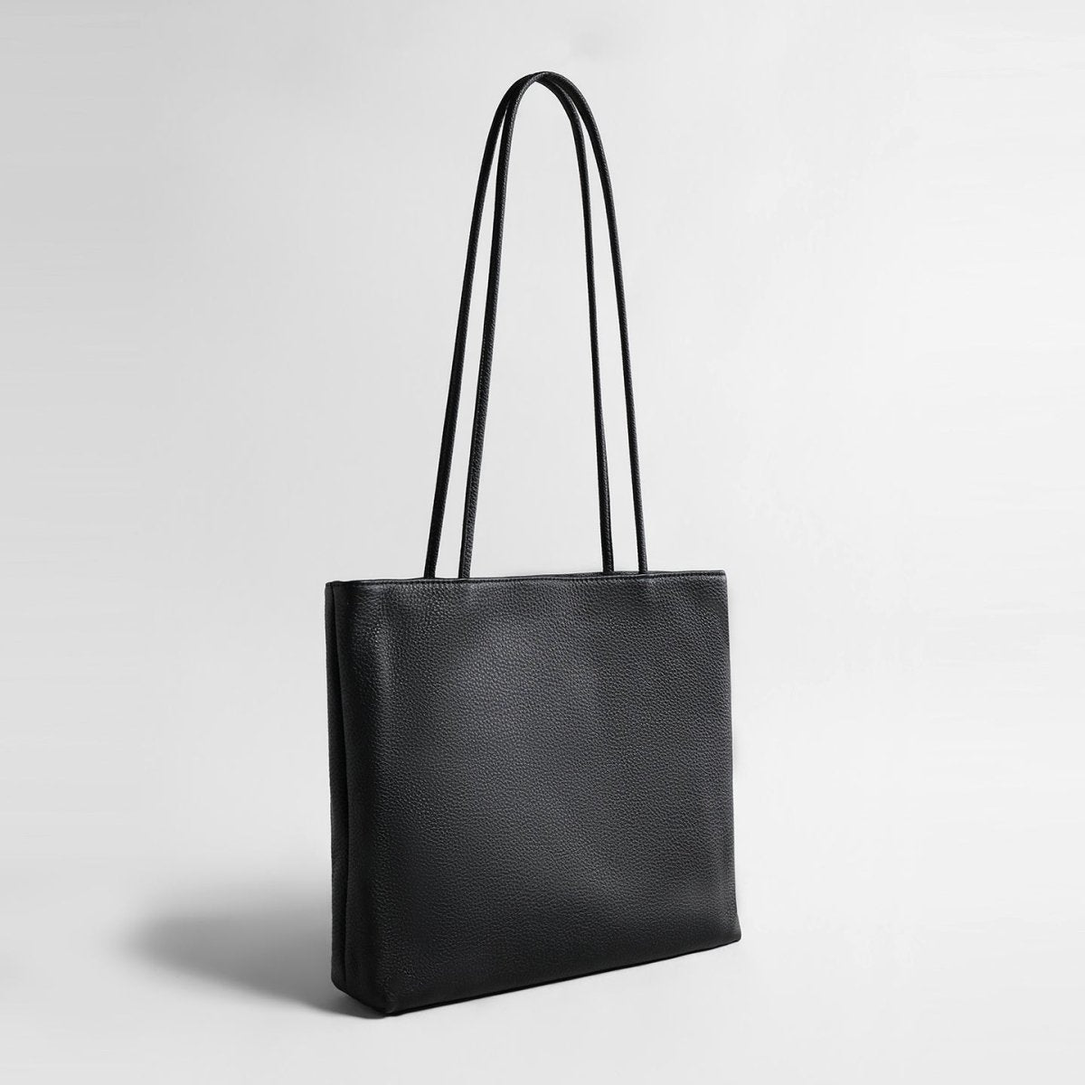 Pebbled Leather Tote Bag – Structured Cowhide Shoulder Bag