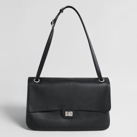 Vintage Turn-Lock Flap Bag – Pebbled Leather Shoulder & Underarm Bag