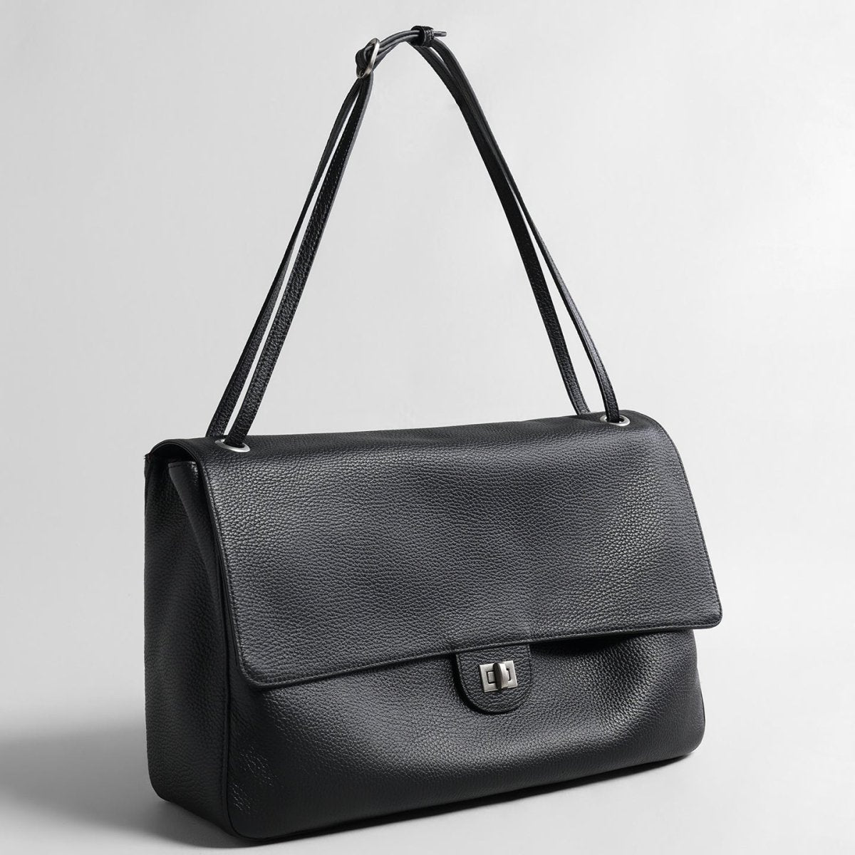 Vintage Turn-Lock Flap Bag – Pebbled Leather Shoulder & Underarm Bag
