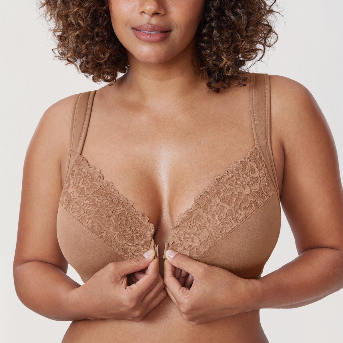 Plus Size Front Closure Lace Underwire Bra