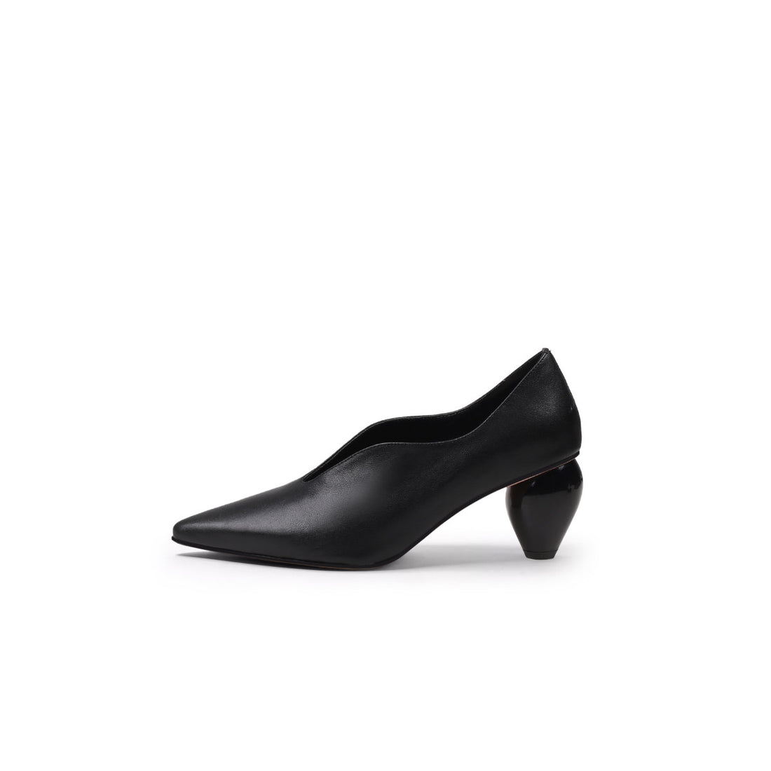 pot-heel-scalloped-edges-pumps_all_black_1.jpg