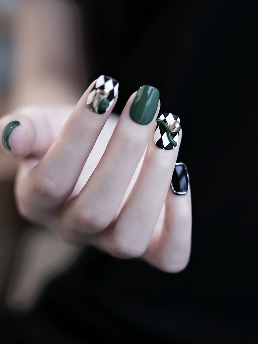 Queen's Gambit Baddie Press-On Nails