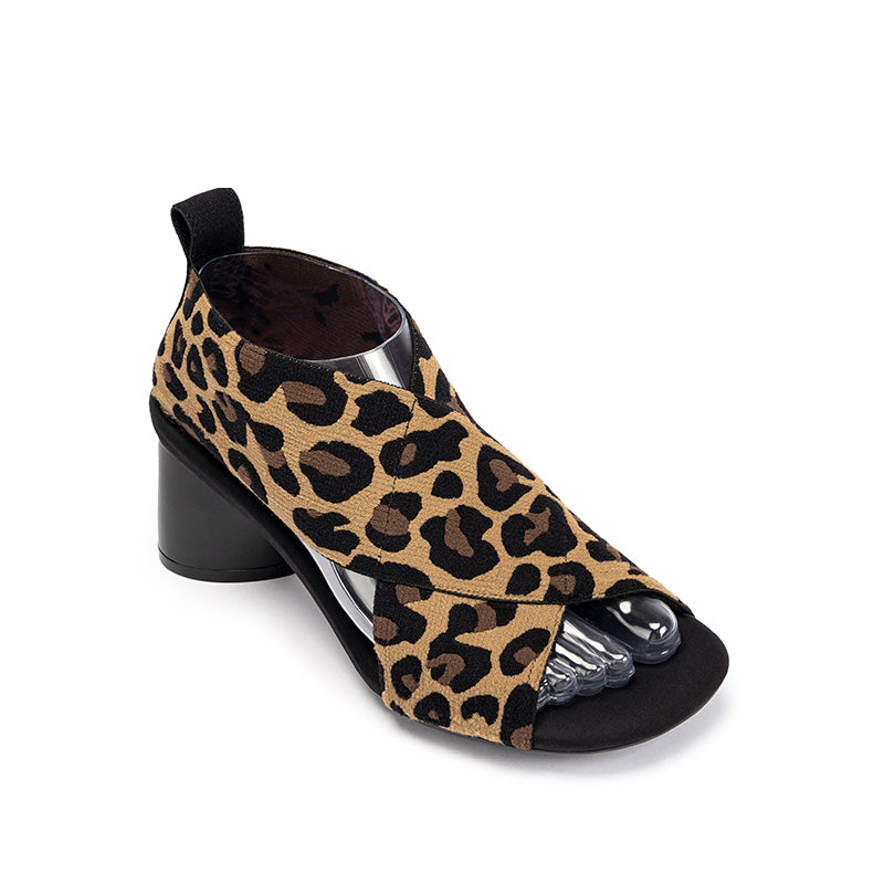 retro-block-heel-open-toe-roman-sandals_all_leopard_2.jpg