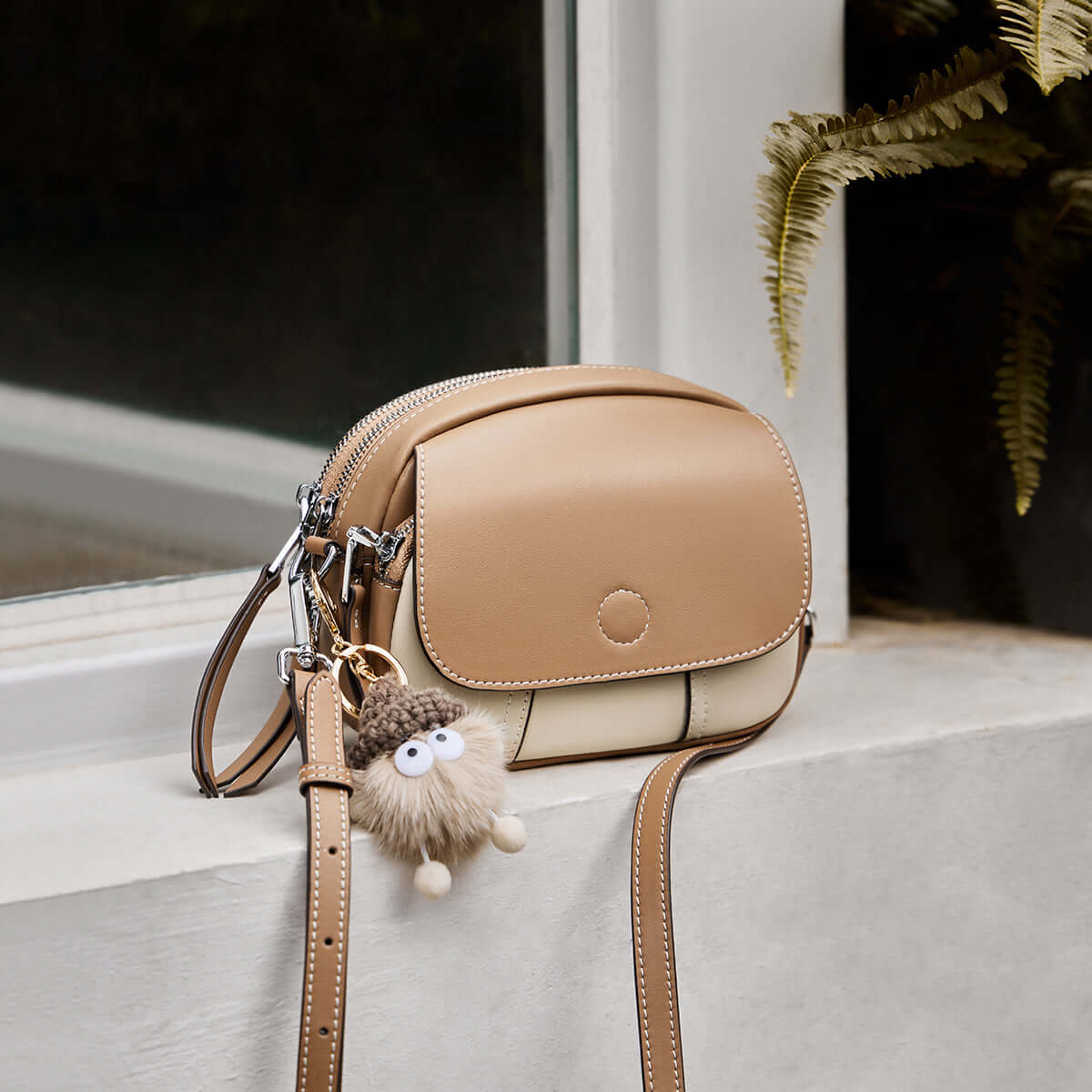 saint-tropez-shoulder-bag_apricot_5.jpg