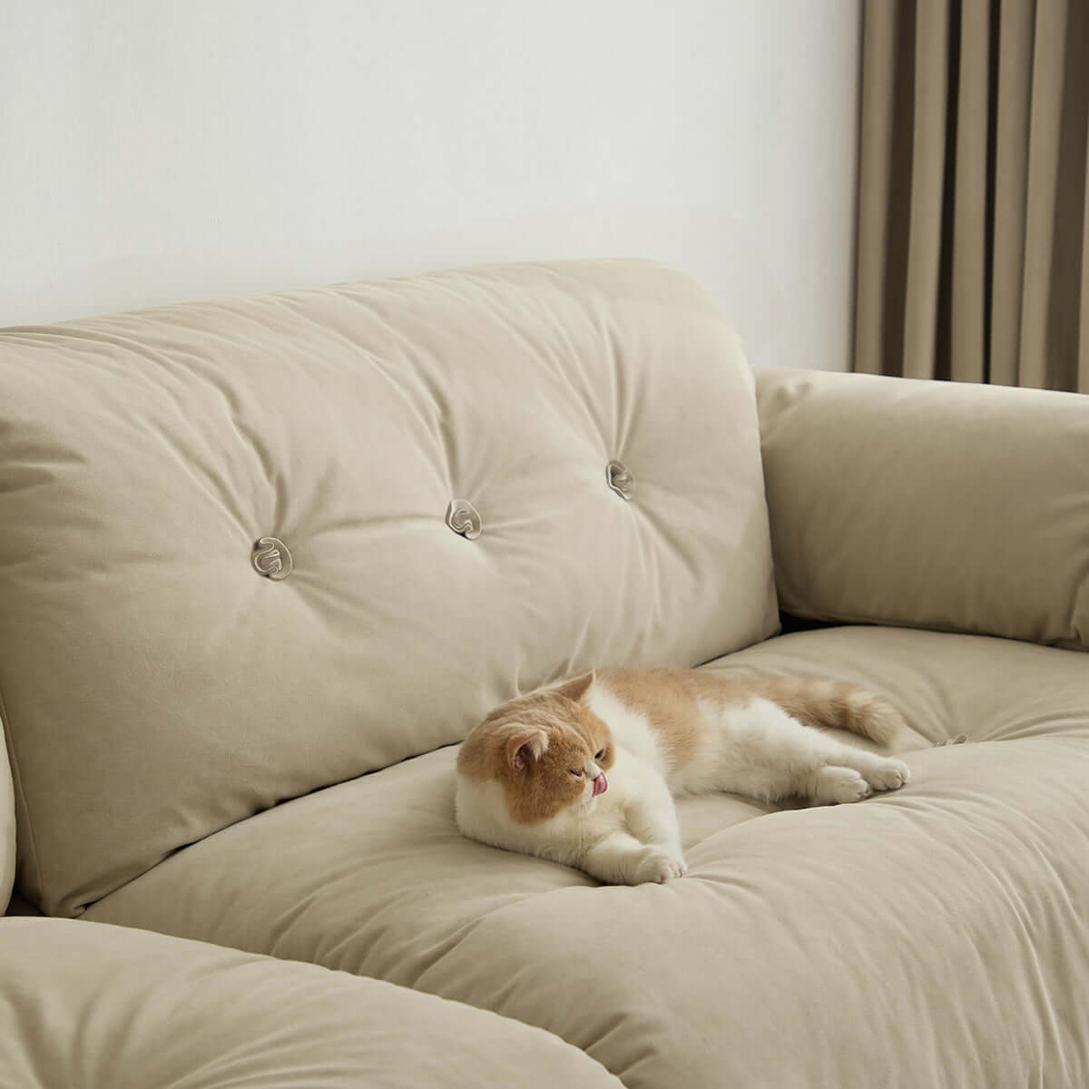 scratch-resistant-cloud-like-sofa_four-seater_sand_9.jpg