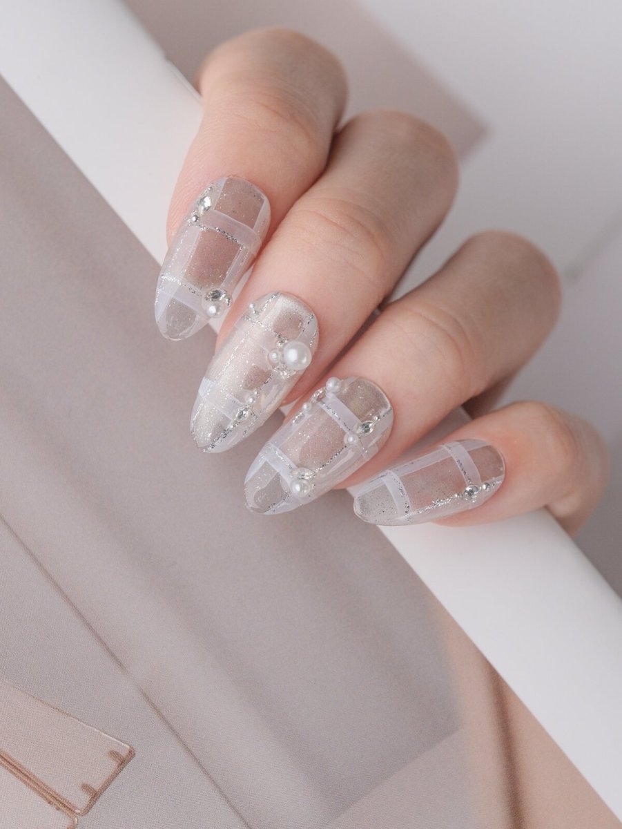 Silver Feather Luster 3D Press-On Nails