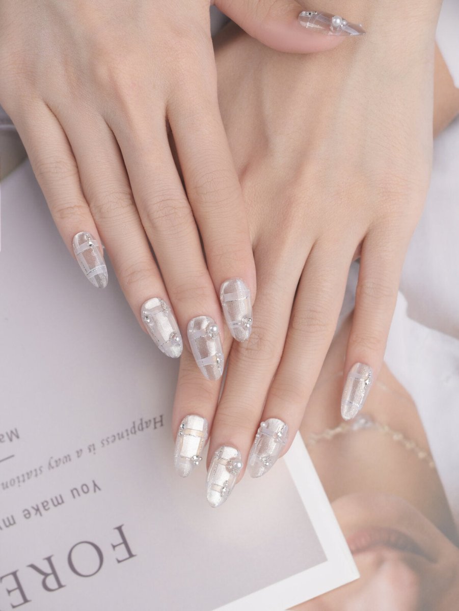 Silver Feather Luster 3D Press-On Nails