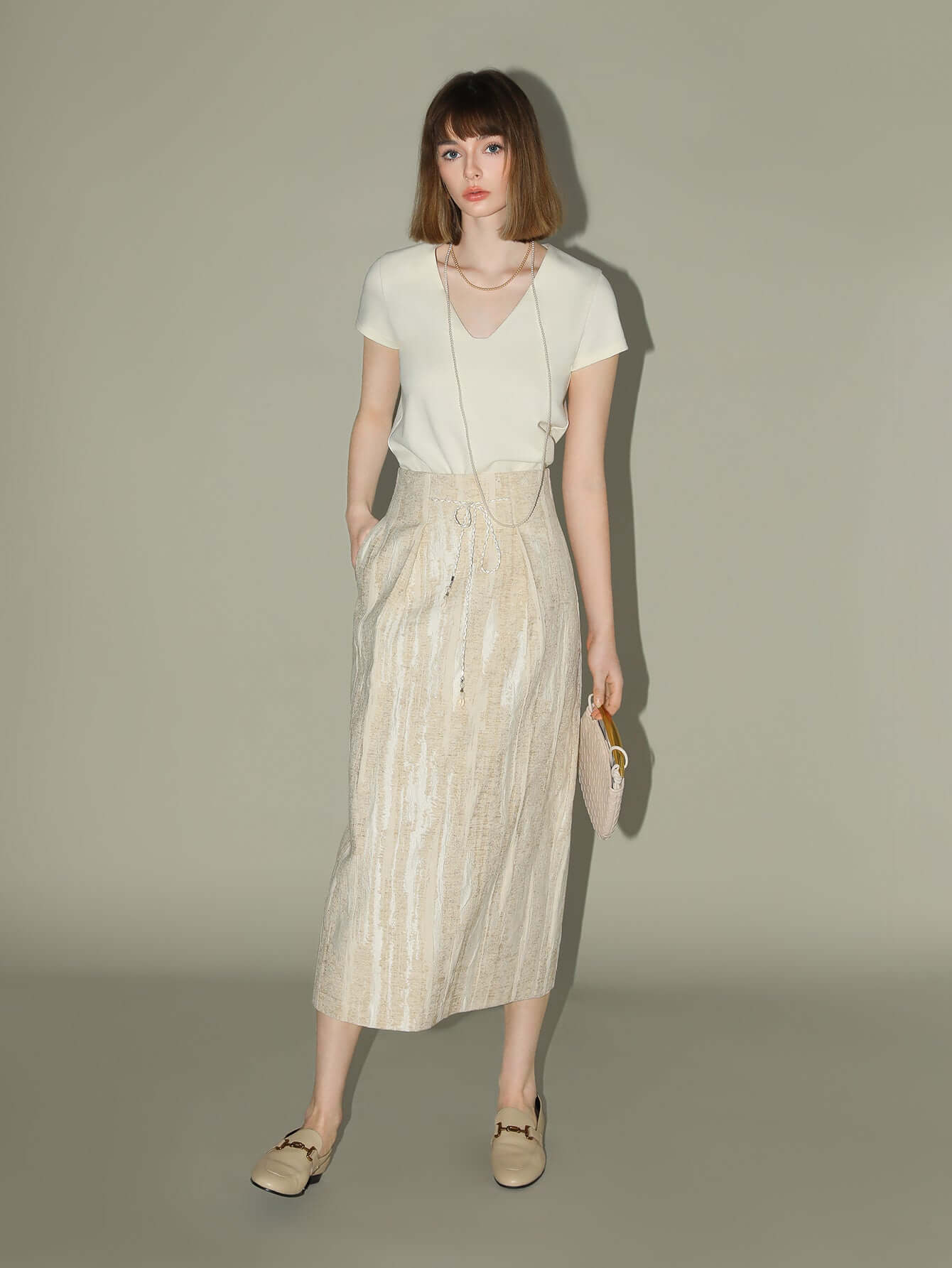 simple v neck short sleeve tee all ivory 1