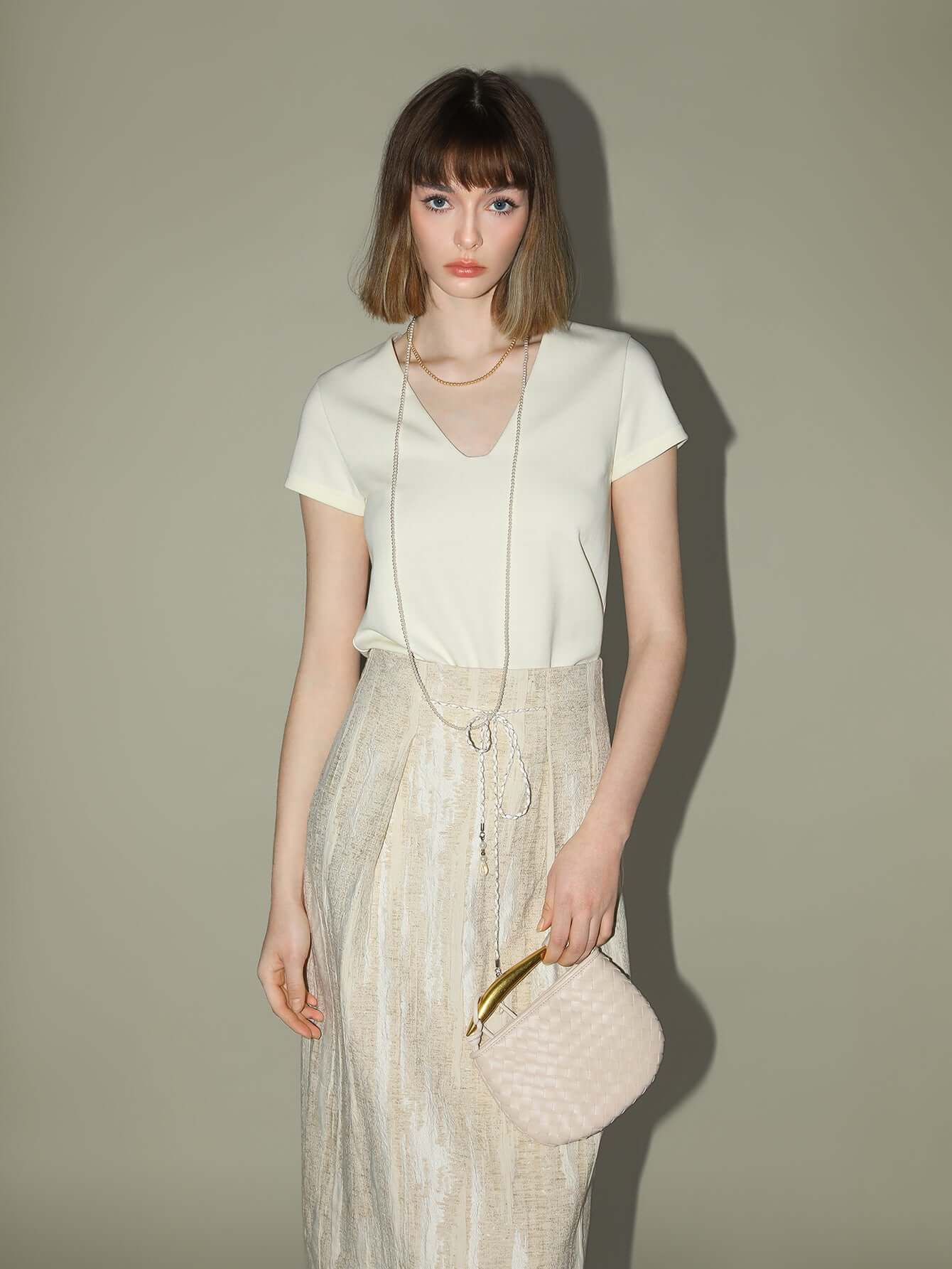 simple v neck short sleeve tee all ivory 2