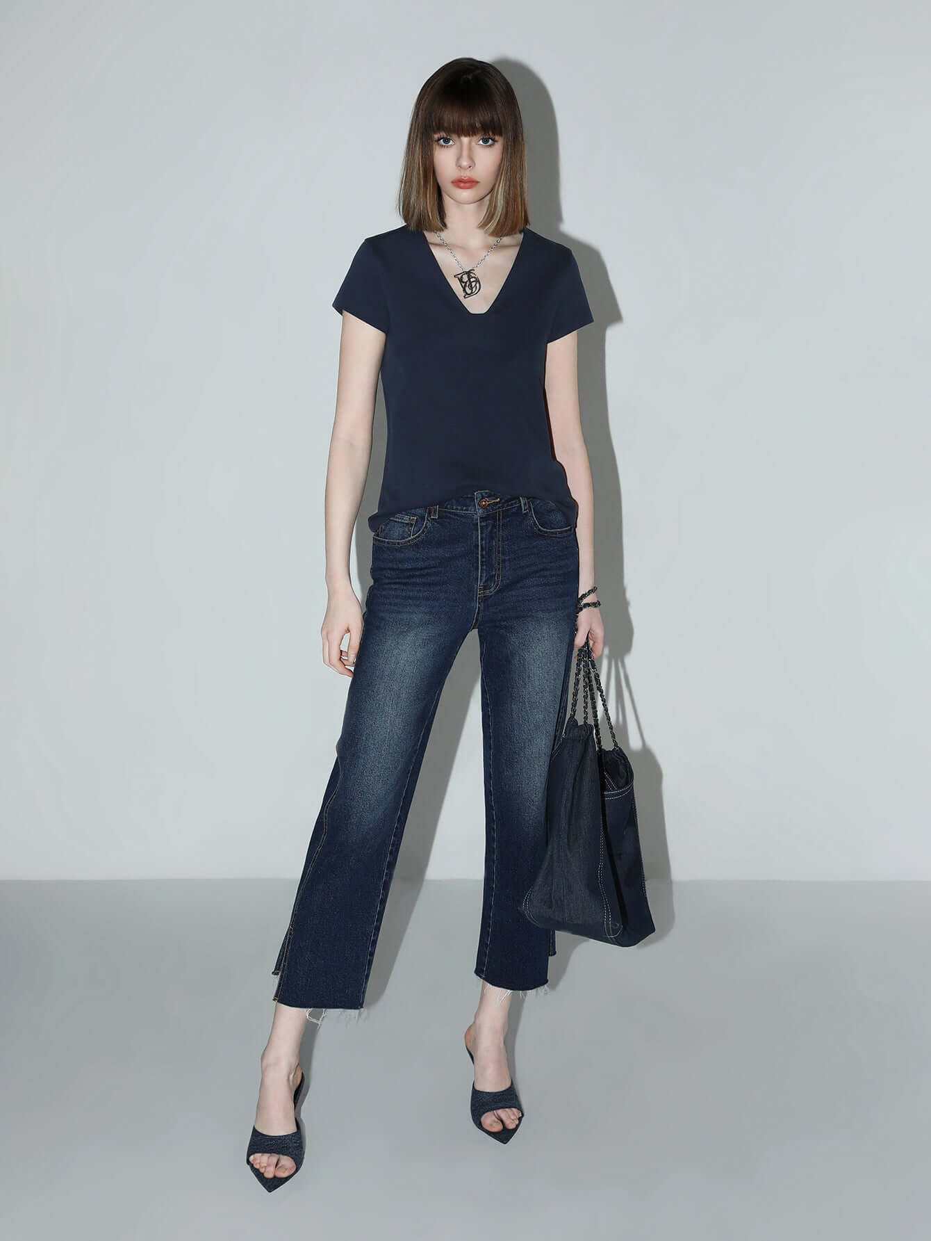 simple v neck short sleeve tee all navy 1