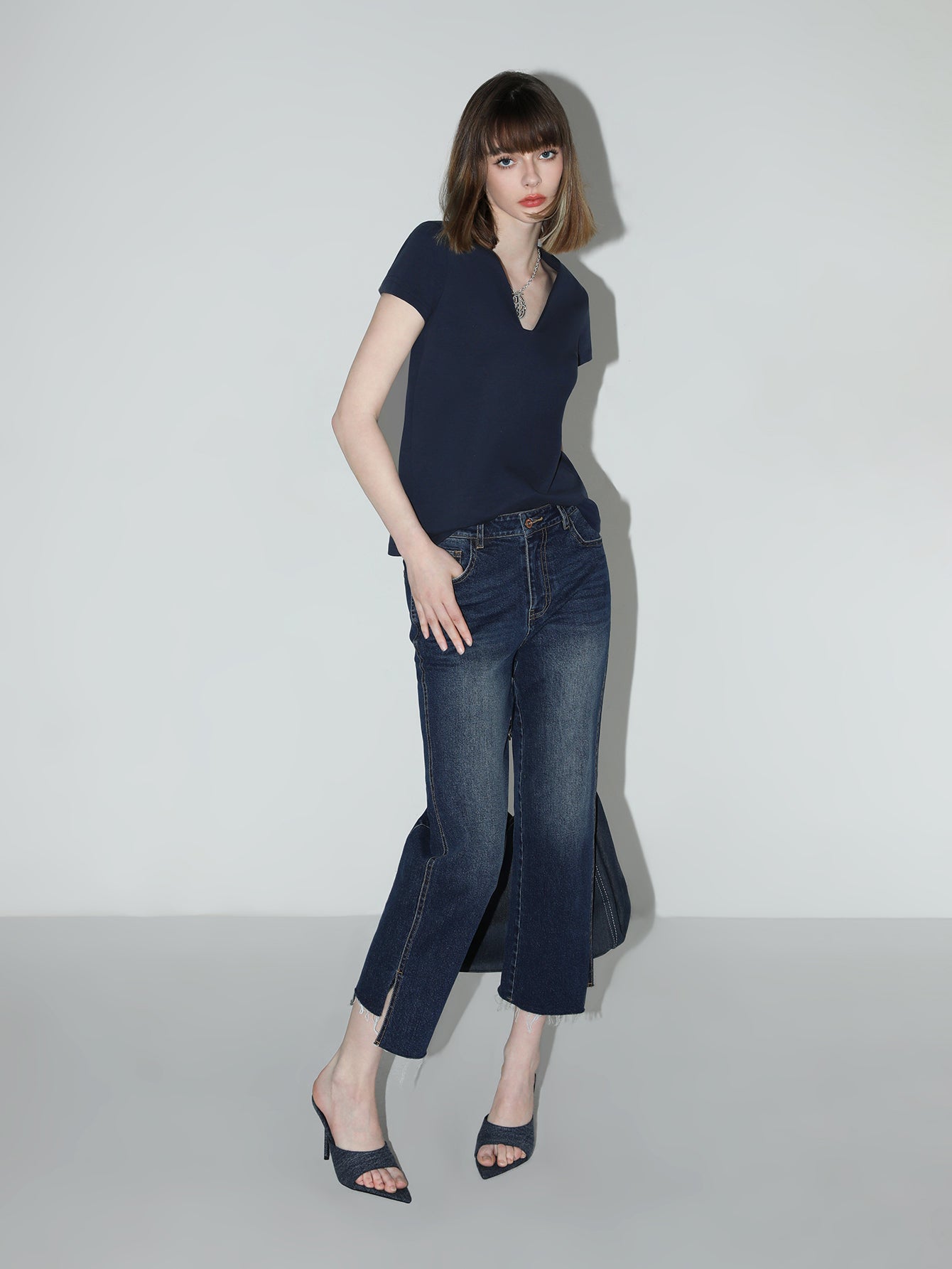 simple v neck short sleeve tee all navy 2