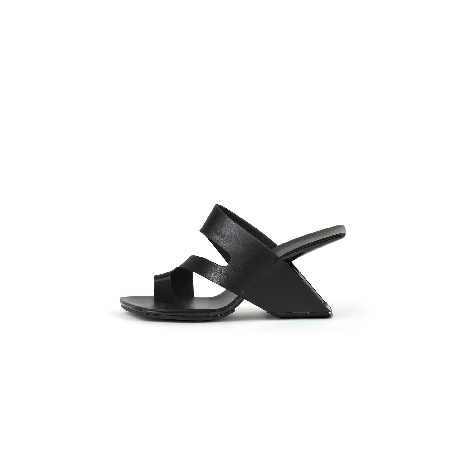 single toe loop strap sandals all black 1