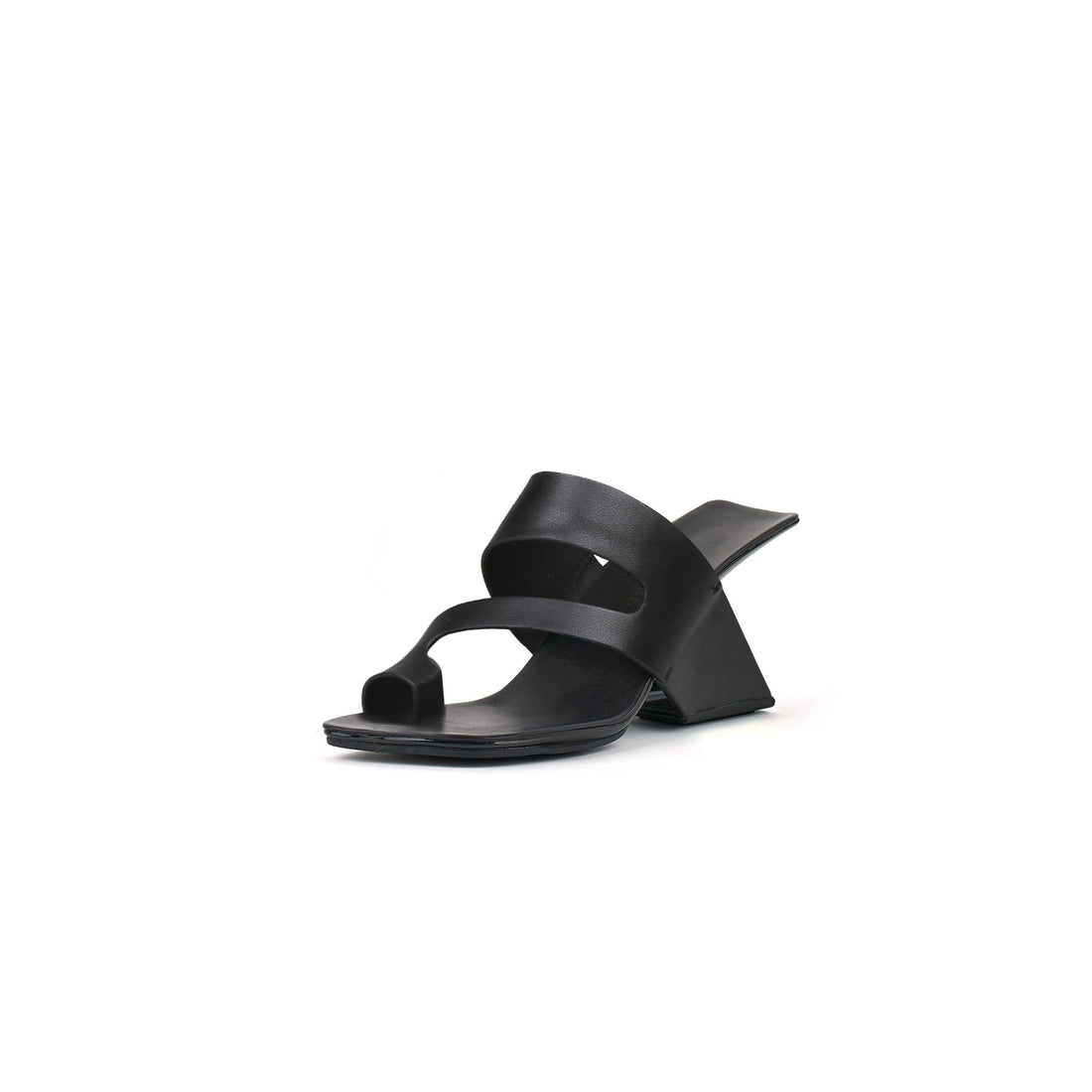 single-toe-loop-strap-sandals_all_black_2.jpg