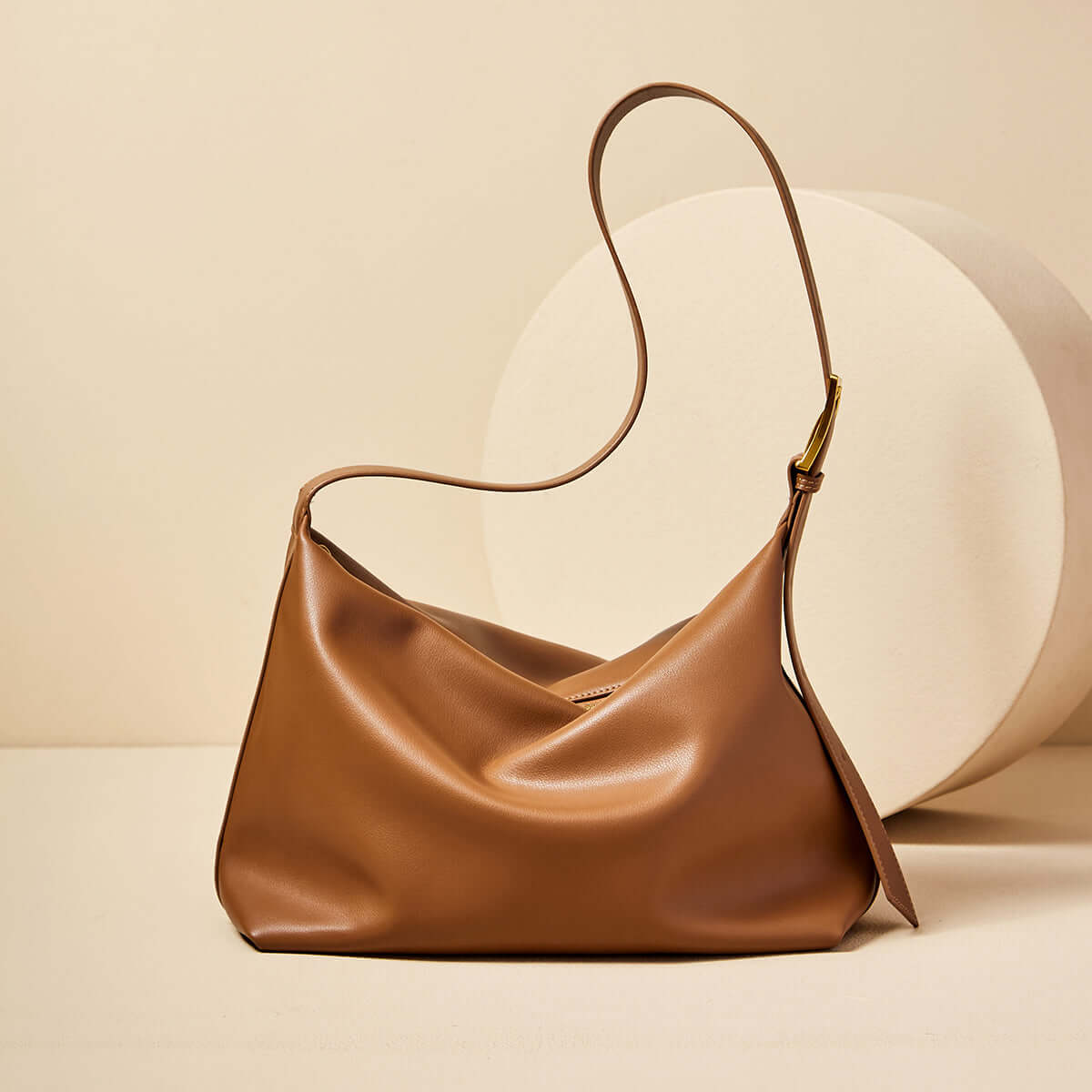 sleek-retro-leather-tote-bag_brown_5.jpg