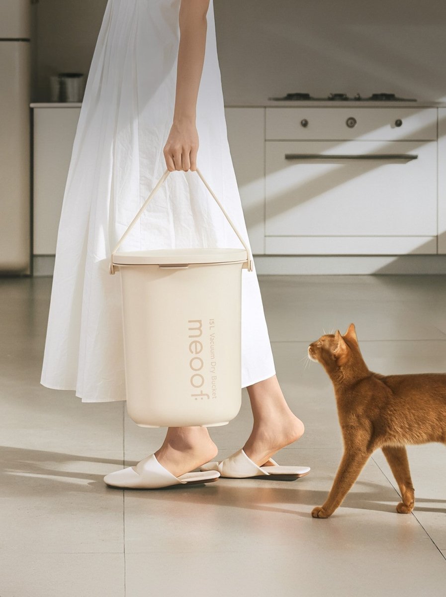 Smart Vacuum Pet Food Storage Container with Active Dehumidifier