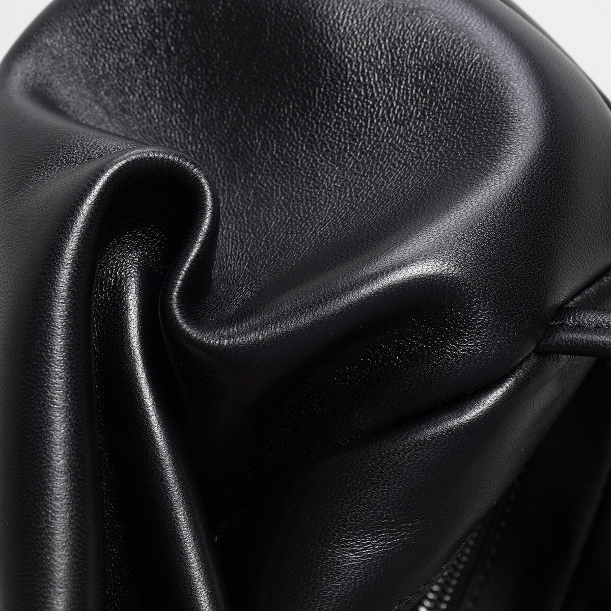 Soft Lambskin Leather Pillow Box Bag – Structured Dual-Zip Top Handle Bag with Double Handles