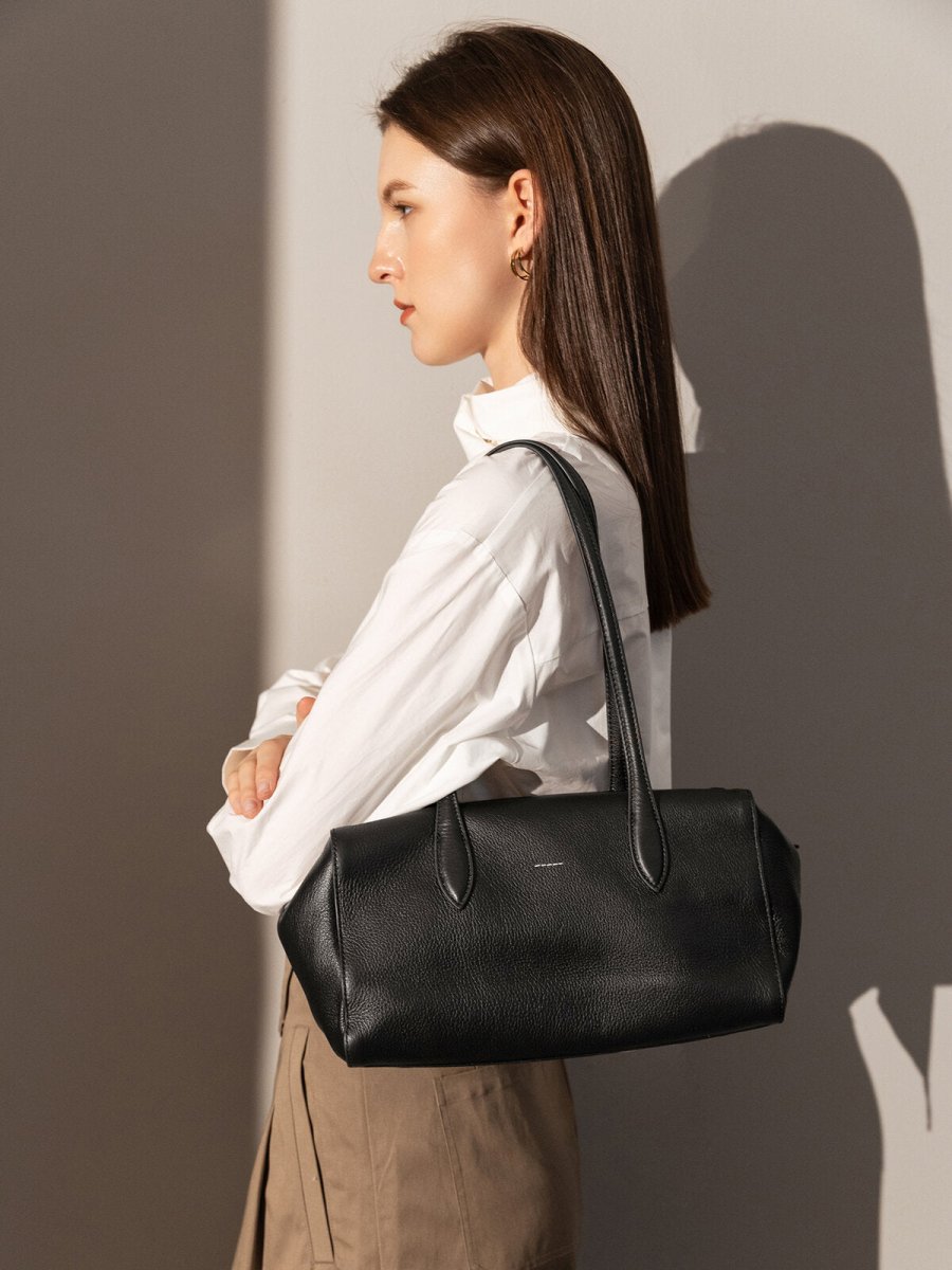 Soft Leather Boston Shoulder Bag – Structured Square Tote with Zip Closure