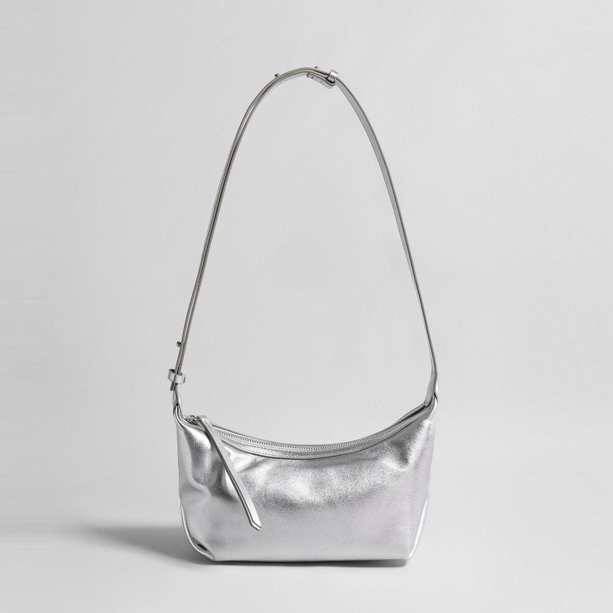 Soft Leather Crescent Crossbody – Minimalist Arc Shoulder Bag with Dual Straps
