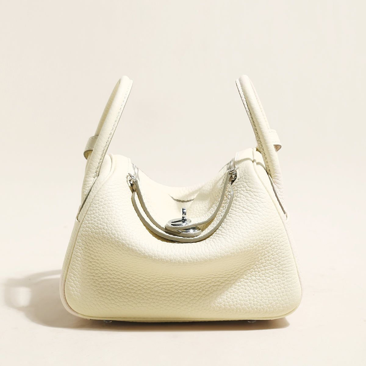 solano leather shoulder bag all white 2.JPG