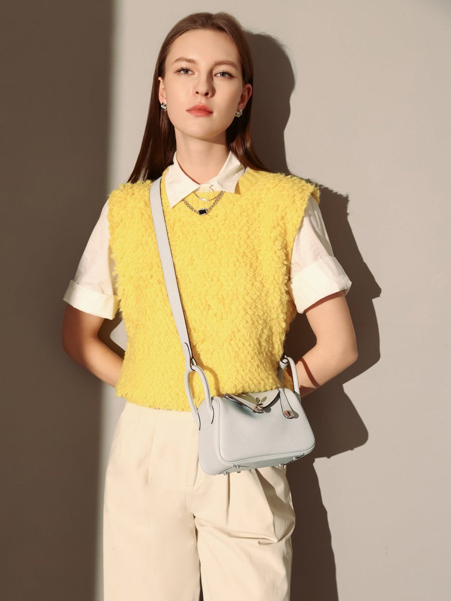 Solano Top-Grain TC Leather Shoulder Bag – Soft-Structured Double Handle Tote with Turn-Lock Closure