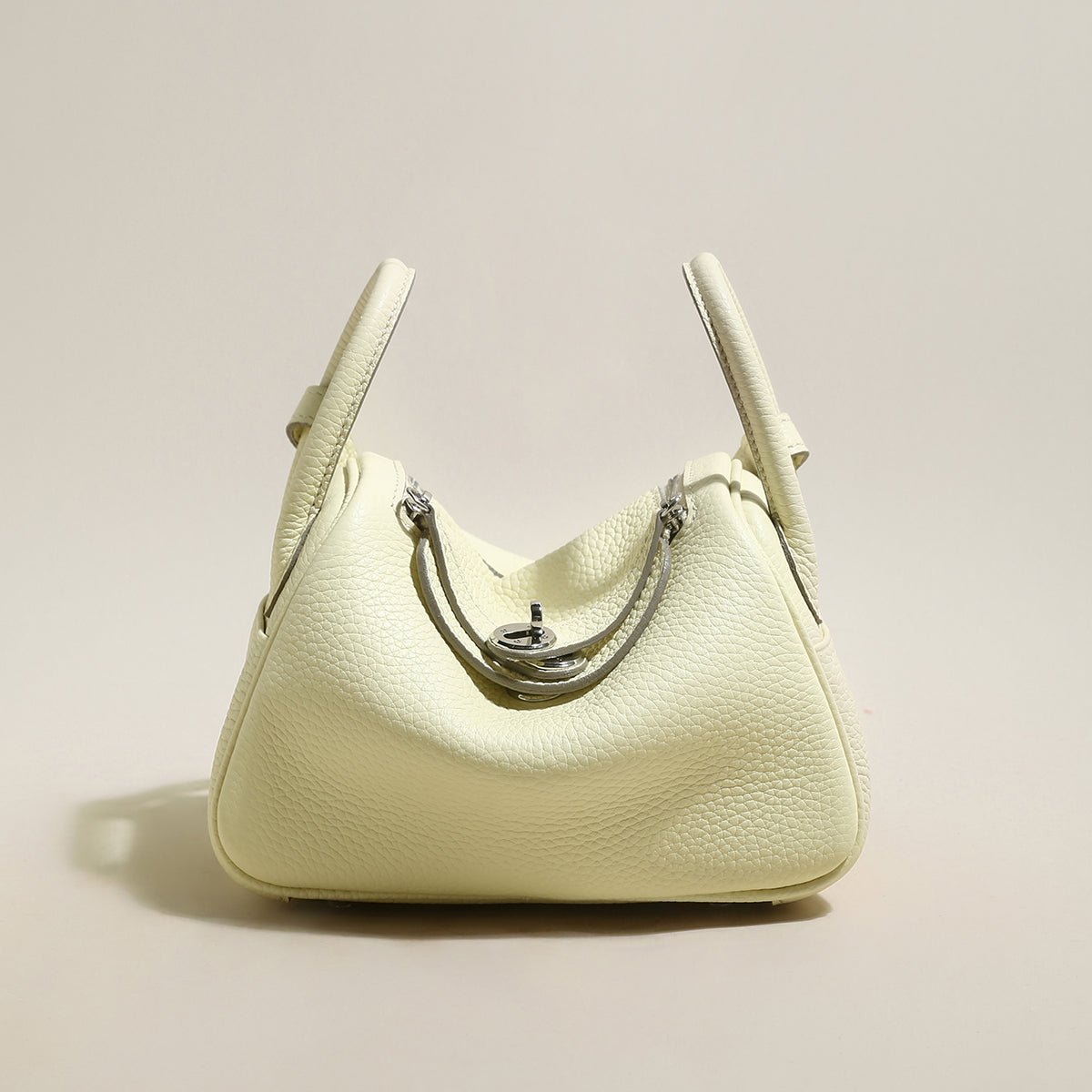Solano Top-Grain TC Leather Shoulder Bag – Soft-Structured Double Handle Tote with Turn-Lock Closure