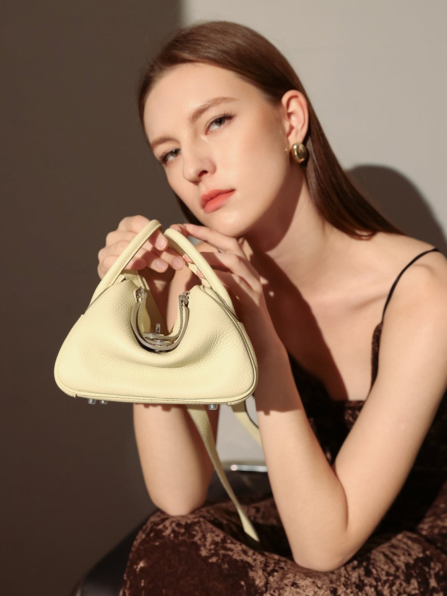 Solano Top-Grain TC Leather Shoulder Bag – Soft-Structured Double Handle Tote with Turn-Lock Closure